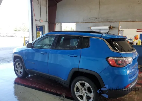 2023 Jeep Compass Latitude из США, поврежденный, VIN 3C4NJDBN5PT531047